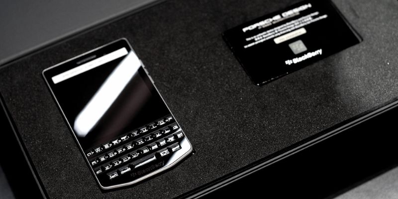 BlackBerry Porsche Design P'9983 Graphite