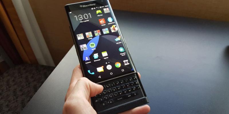 blackberry-cho-dang-ky-nhan-thong-tin-ve-priv