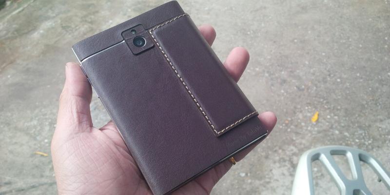 flipcover-blackberry-passport-ione-leather