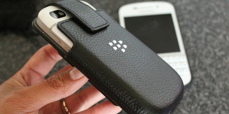 phu-kien-bao-da-holster-cua-blackberry-priv