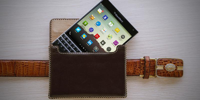 phu-kien-bao-da-holster-cua-blackberry-priv