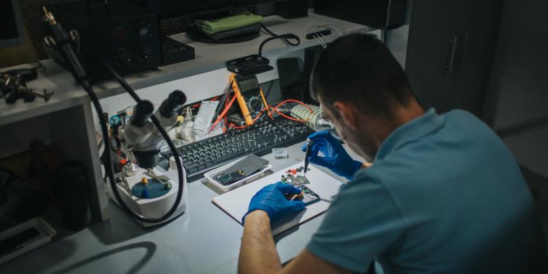 sua-chua-blackberry-apple-android-va-may-tinh-bang